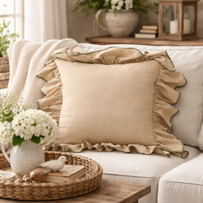 Coussin décoratif en coton avec bordure à volants 18 po x 18 po Ruffled Edge