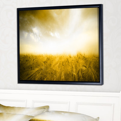 «Yellow Meadow under Bright Sun», photographie encadrée sur toile