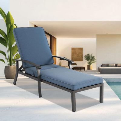 Chaise longue d'extérieur en aluminium avec coussin