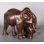Statue mère avec bébé éléphant
