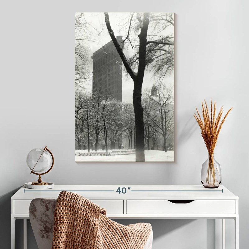 Aime The Flatiron 1903, 30" H x 20" W