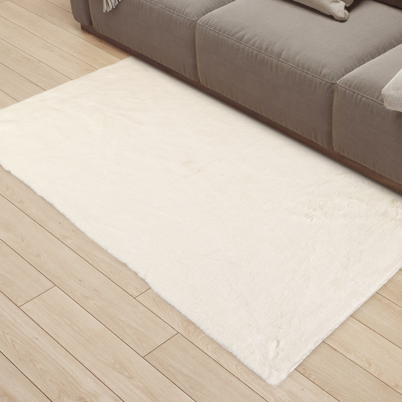 Tapis en fausse fourrure de lapin avec fond antidérapant Cheer Collection 24 po x 34 po - Blanc, Rectangle 2 pi x 2 pi 11 po