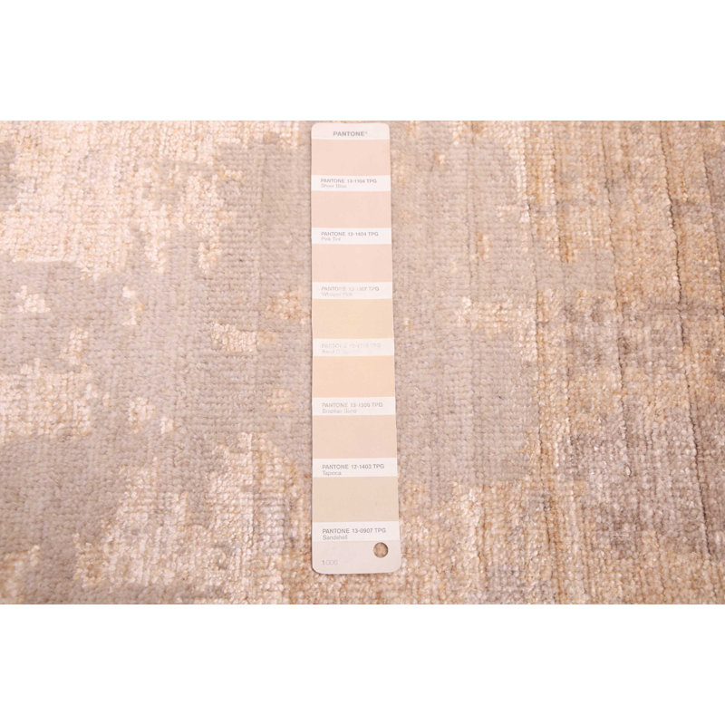 Tapis beige Legacy 2 pi 6 po x 11 pi 5 po