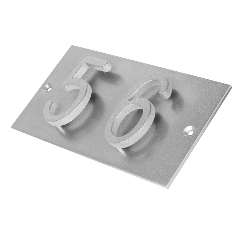 Plaque d'adresse horizontale flottante en aluminium Royal Shade - numéros de maison personnalisés à 2 chiffres pour des espaces intérieurs et extérieurs élégants
