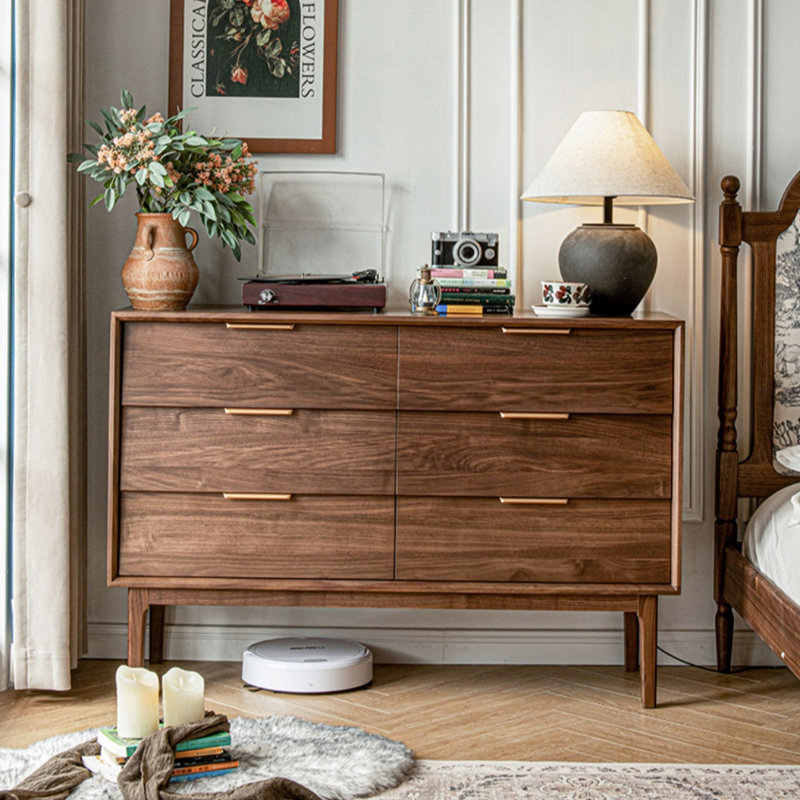 Nordic Retro Style Accent Chest Solid Wood Accent Chest
