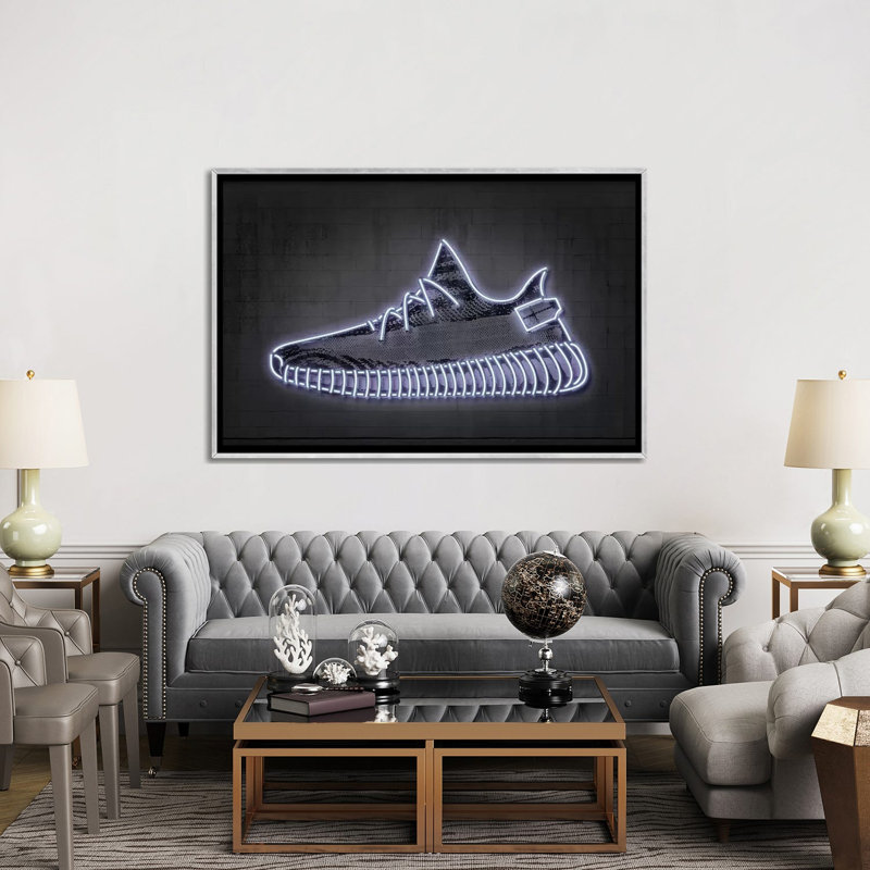 « Sneaker Y » par octave Mielu-impression d’art graphique, Pas de tapis, Toile avec cadre argenté, H 40 po x l 60 po x 1,5 po