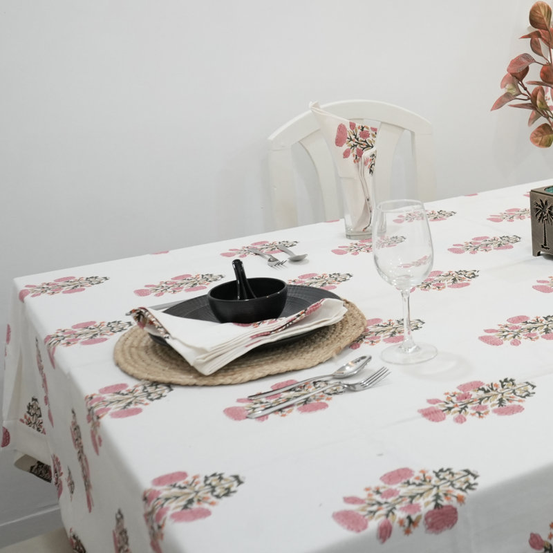 Housse de table à motif floral en coton à imprimé main rouge Red Barrel Studio® - Swadesh, L 90 po x l 60 po