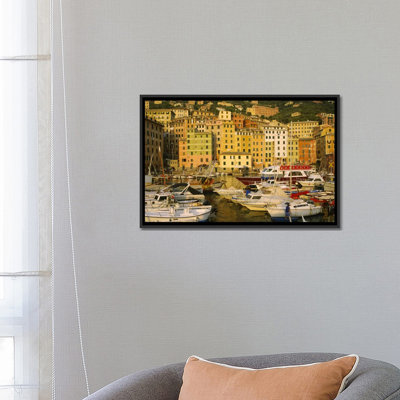 Bateaux dans le port de Camogli, Gênes, Ligurie, Italie par Panoramic Images - reproduction sur toile