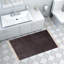 Tapis de bain antidérapant de qualité supérieure, 19,7 po x 29,5 po | 100% acrylique, 1,4 lb, hauteur des poils: 1,2 po | Tissu antibactérien, facile à nettoyer, lavable à la machine à 86 ° F | Parfait pour les salles de bain modernes-1974226675-1974226677
