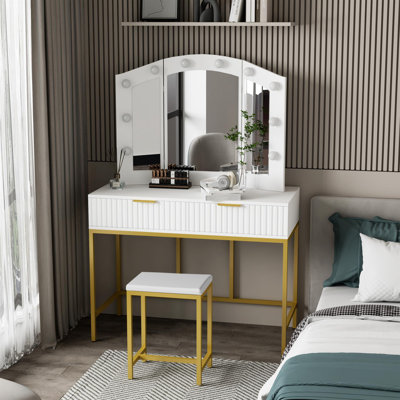Dressing Table with Mirror