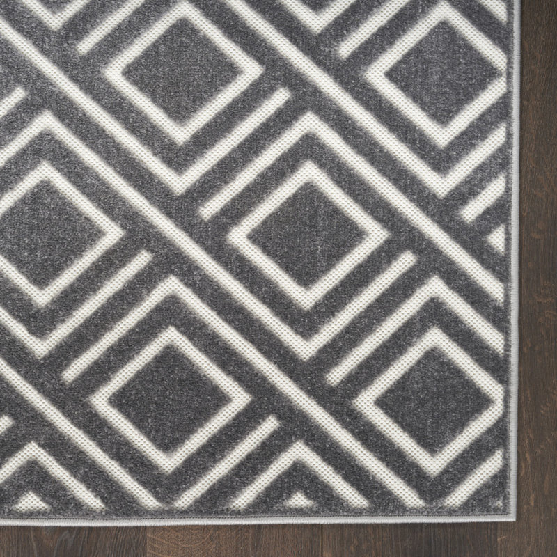 7' X 9' Gray Geometric Area Rug