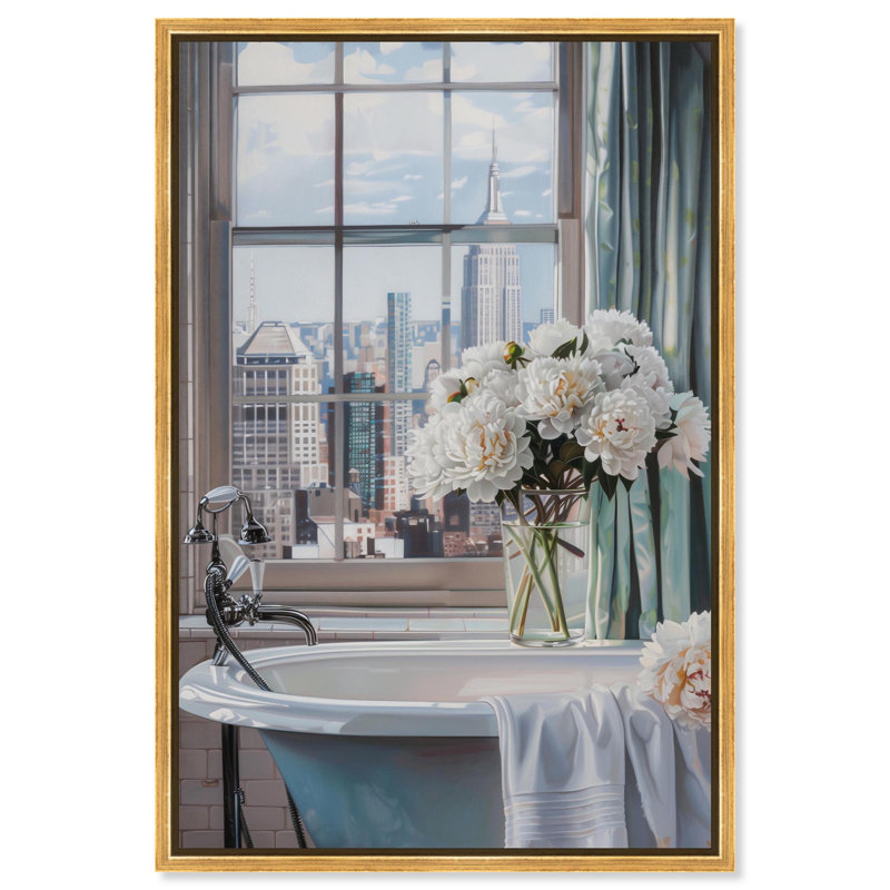 Décoration murale sur toile Lovely NYC Bathroom par Art Remedy, cadre doré, 36 x 54, H 55 po x l 37 po, Encadrement doré