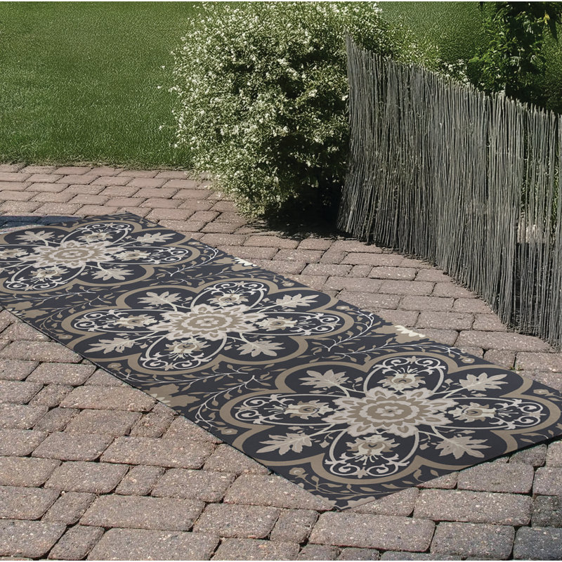 Skyler Outdoor Rug, Runner 2'6" x 8'