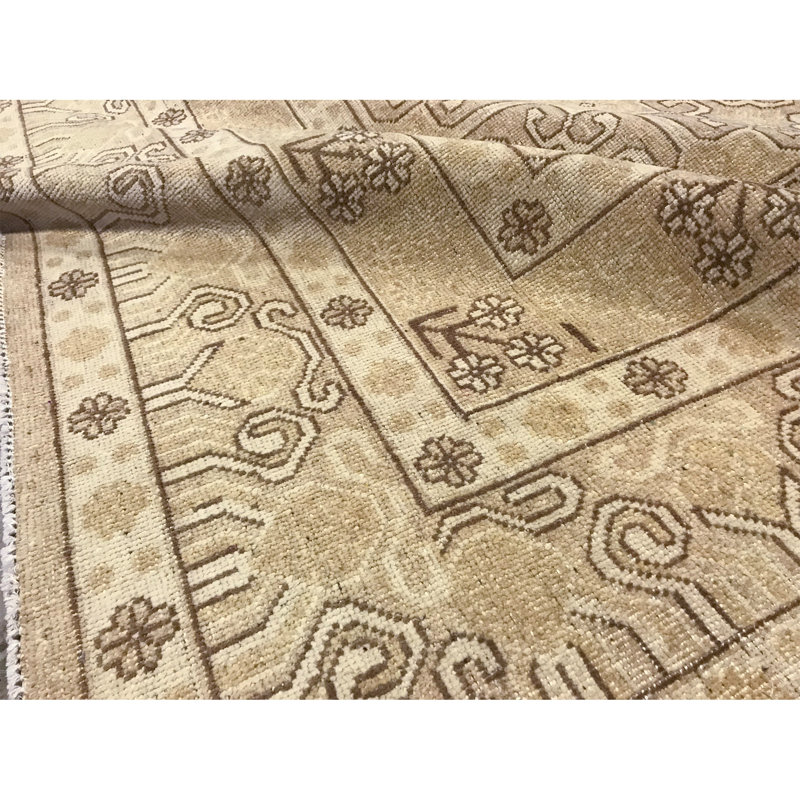 Hand-Knotted High-Quality Beige Area Rug