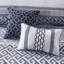Édredon de luxe très grand lit bleu marine - 7 pièces avec édredon en microfibre douce et coussins décoratifs lavable à la machine-129371934-129371936