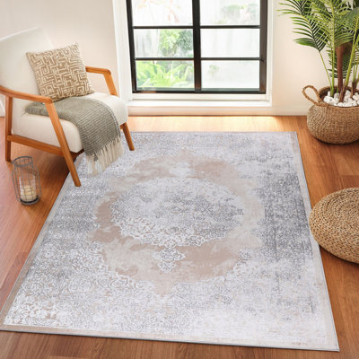 Beyanka Floral Machine Tufted Area Rug