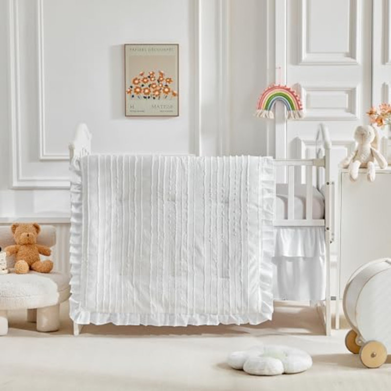 Ensemble de literie pour lit de bébé 3 pièces à rayures touffetées avec frange à volants, édredon à volants blanc avec drap-housse et jupe de lit