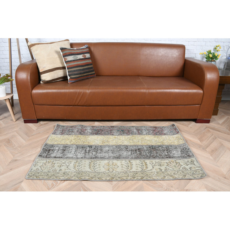 Tapis turc patchwork fabriqué à la main en jaune vif pour les petits espaces et la cuisine avec un design oriental esthétique