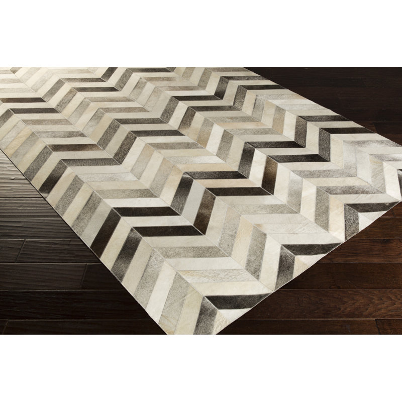 Corrstown Chevron Hand-Woven Flatweave Gray/Charcoal Area Rug, Rectangle 5' x 8'