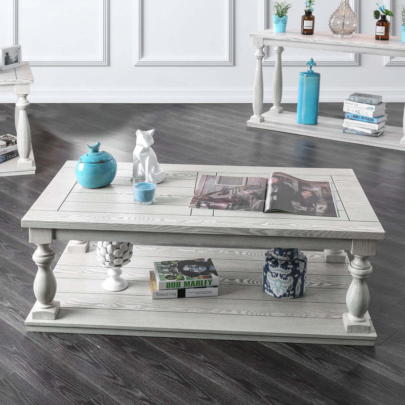 Table basse de style rustique antique