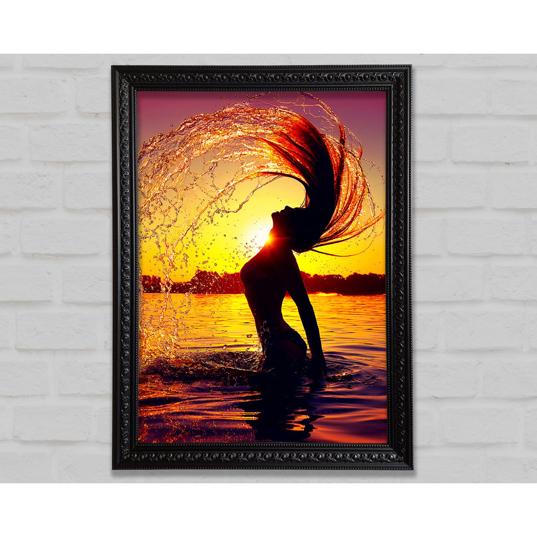 Sunset Woman Ocean Splash - Einzelner Bilderrahmen Kunstdrucke