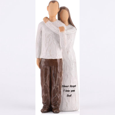 Sculpture intérieure en résine blanche représentant un père et sa fille enlacés