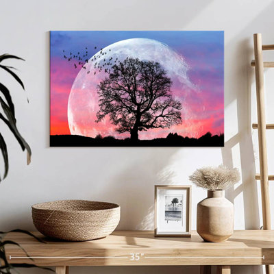 Silhouette d'arbre Harnek et d'oiseaux