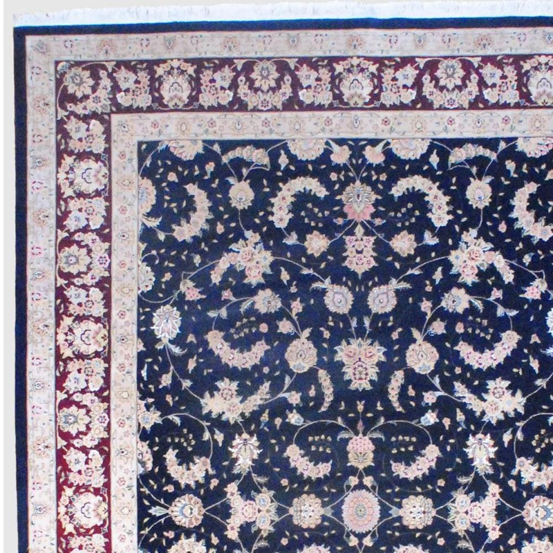 Tapis en laine et soie Tabriz fait à la main