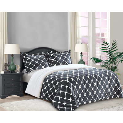 Mocassi Bloom Sherpa Geometric Shapes Comforter