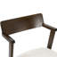 Chaise de salle à manger de style campagne moderne avec siège rembourré - bois de chêne massif, dossier sculpté et accoudoirs courts-120743899