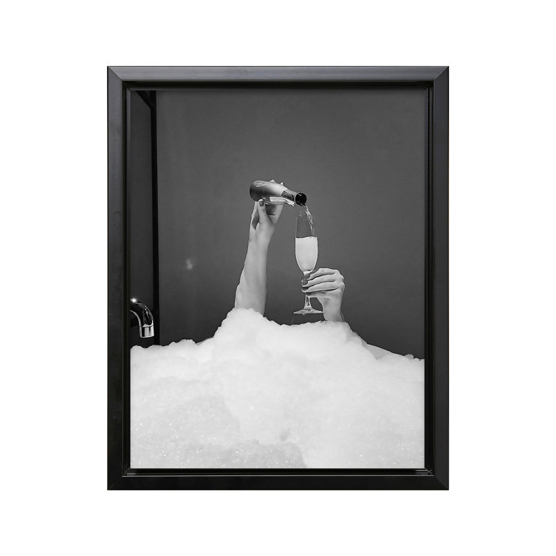 Boire du vin dans un bain moussant, Black Framed, Canvas, 12"H x 16"W