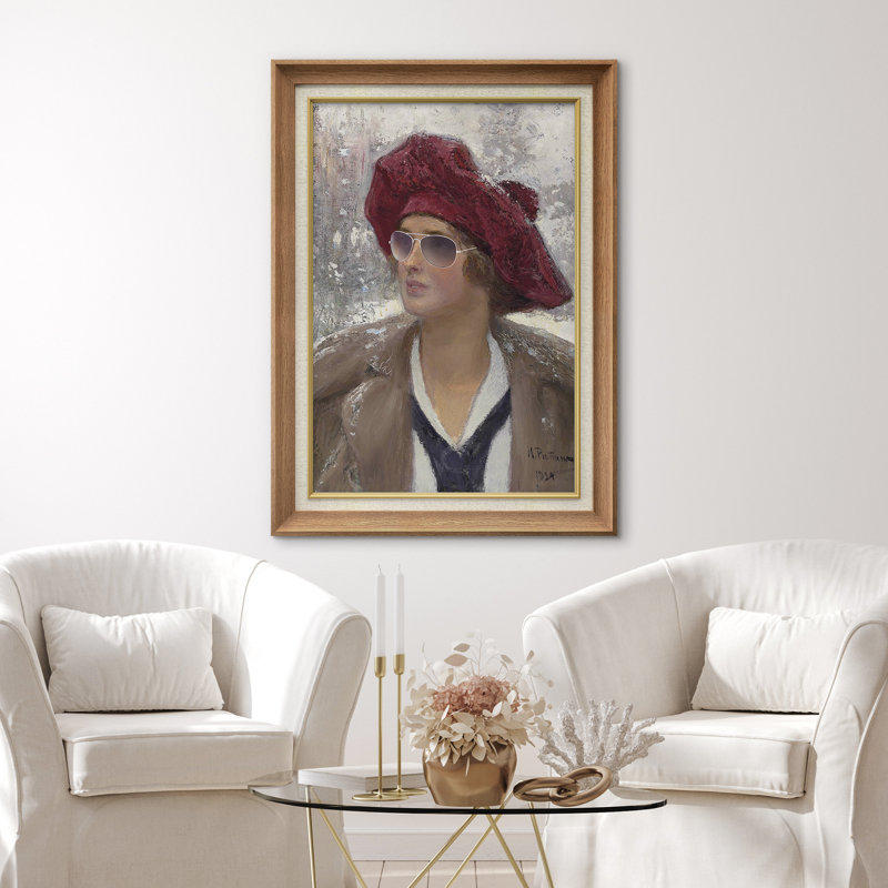 «Snowy Winter Sunasses Woman» sur toile, Cadre naturel de qualité supérieure, H 36 po x l 26 po