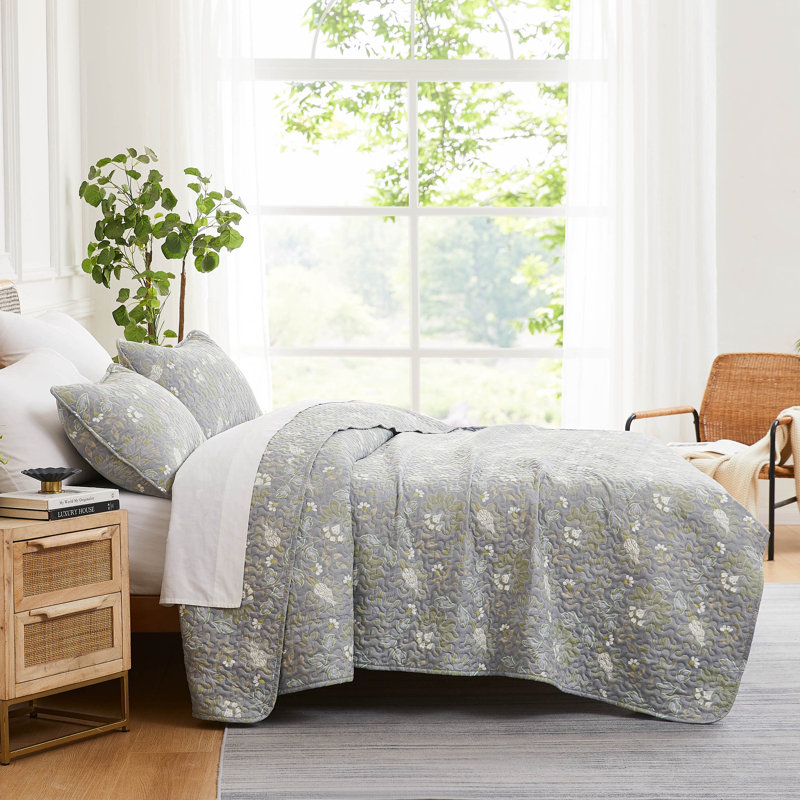 Boho Paisley Collection Infinite Blossom Microfiber Quilt Set, Full/Queen Quilt + 2 Standard Shams