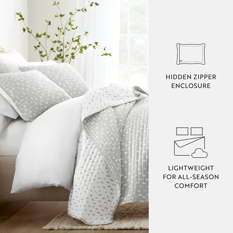 Light Gray Reversible Microfiber Full Quilt Set with Painted Dots