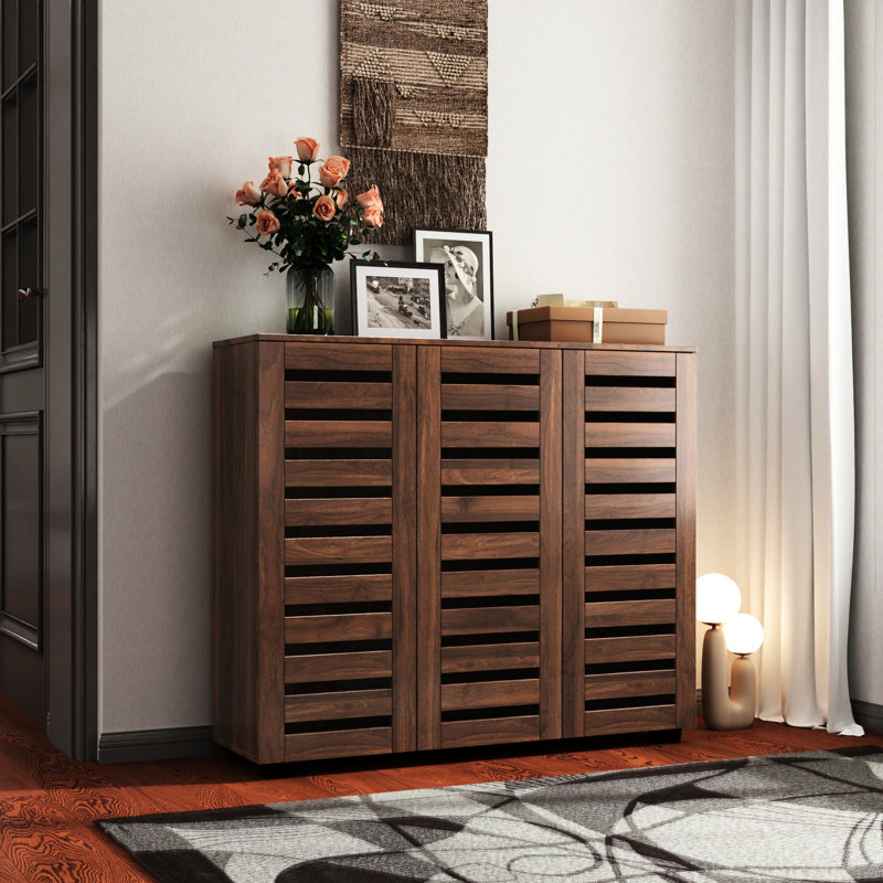 Range-chaussures avec amplement de rangement et d'intimité pour le vestibule moderne