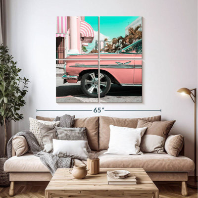 Voiture rose rétro Mehar