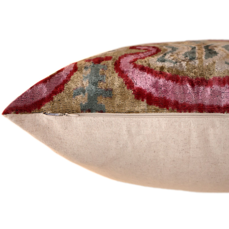 Oreiller en velours de soie noué à la main Ikat - 20 x 20 sable et framboise