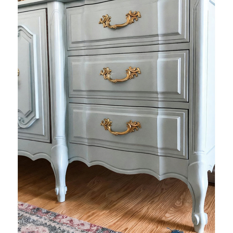 Large-Capacity Versatile Sideboard