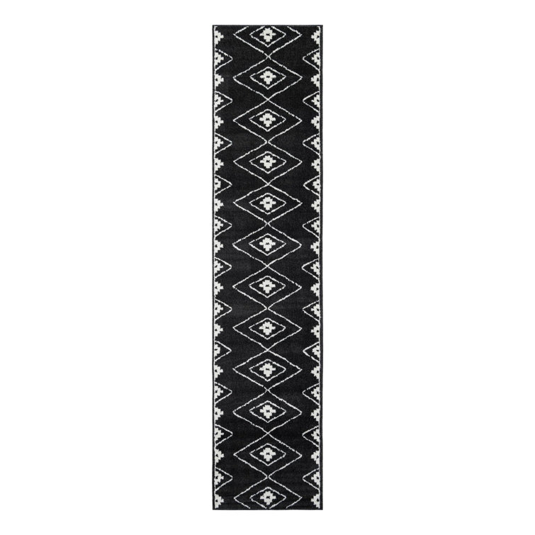 Latitude Run® Vefsna Nikolis Rug Black