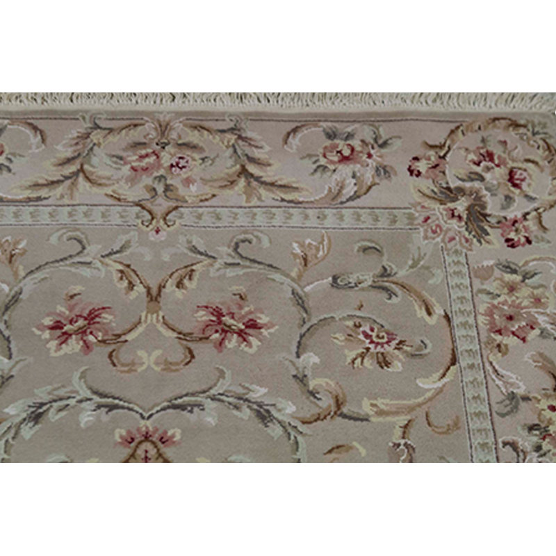 Floral Area Rug in Beige/Brown