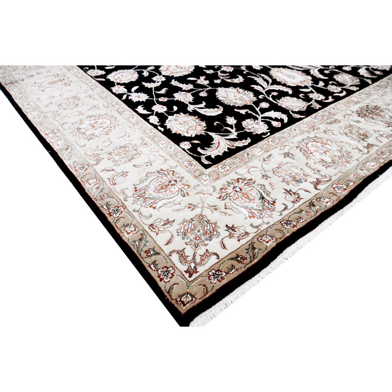 Oriental Area Rug, Rectangle 5' x 7'