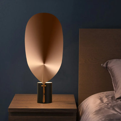 Lampe de table en fer