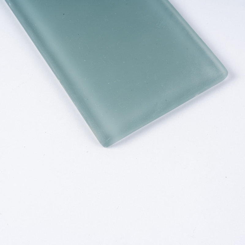 Carreau de métro en verre au fini mat 3 po x 12 po, Gris glacé