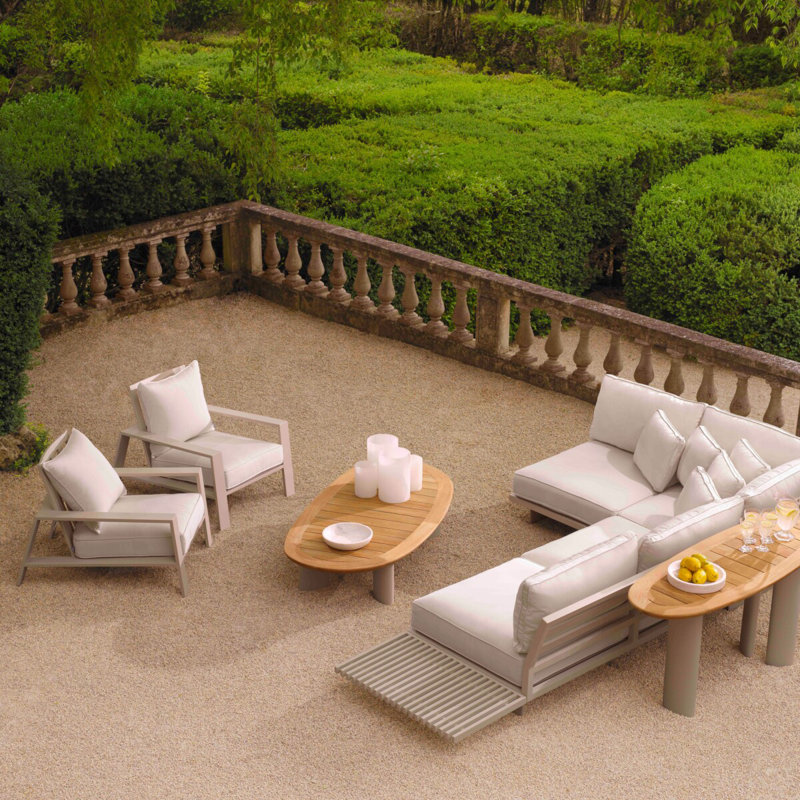 Belle Vue Outdoor Lounge Chair