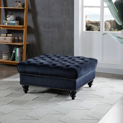 Repose-pieds élégant et élégant pour les espaces de vie dans la chambre à coucher, le salon et le vestibule