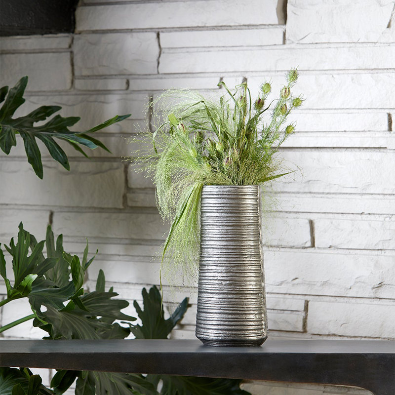 Vase de table en aluminium fait à la main Jasper