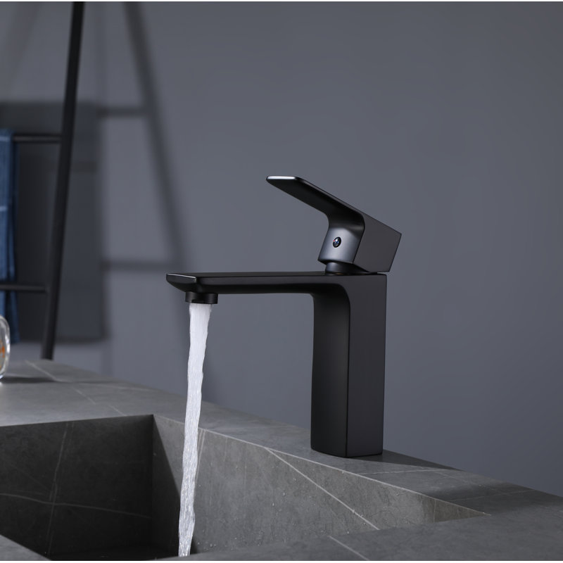 Single-Hole Single-handle Bathroom Faucet with Drain Assembly