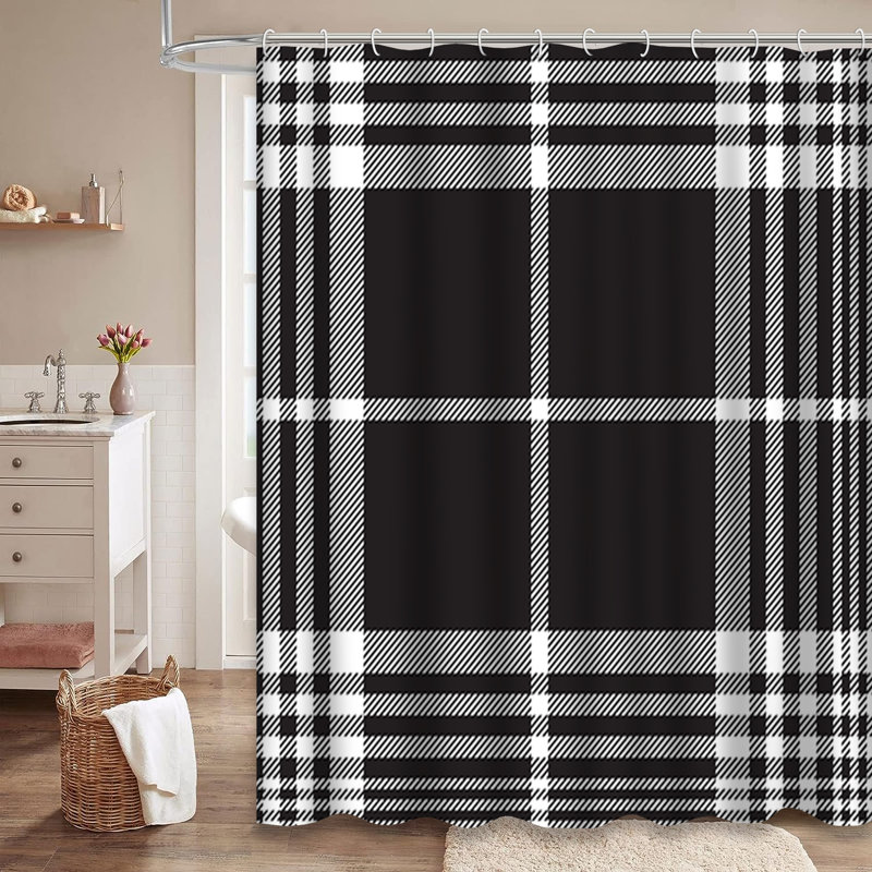 Rideau de douche Foggy Seasonal Tree, L 72 po x l 78 po