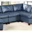 Chaise contemporaine en cuir véritable, couleur bleu encre, dossier sans accoudoirs, salon