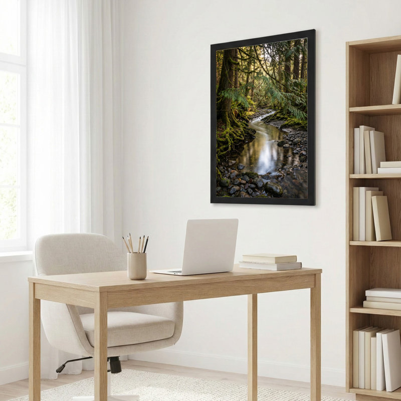 Toile noire encadrée en bois noir pour le salon, la chambre à coucher, le bureau ou le vestibule - décoration murale décorative avec ruisseau Forest